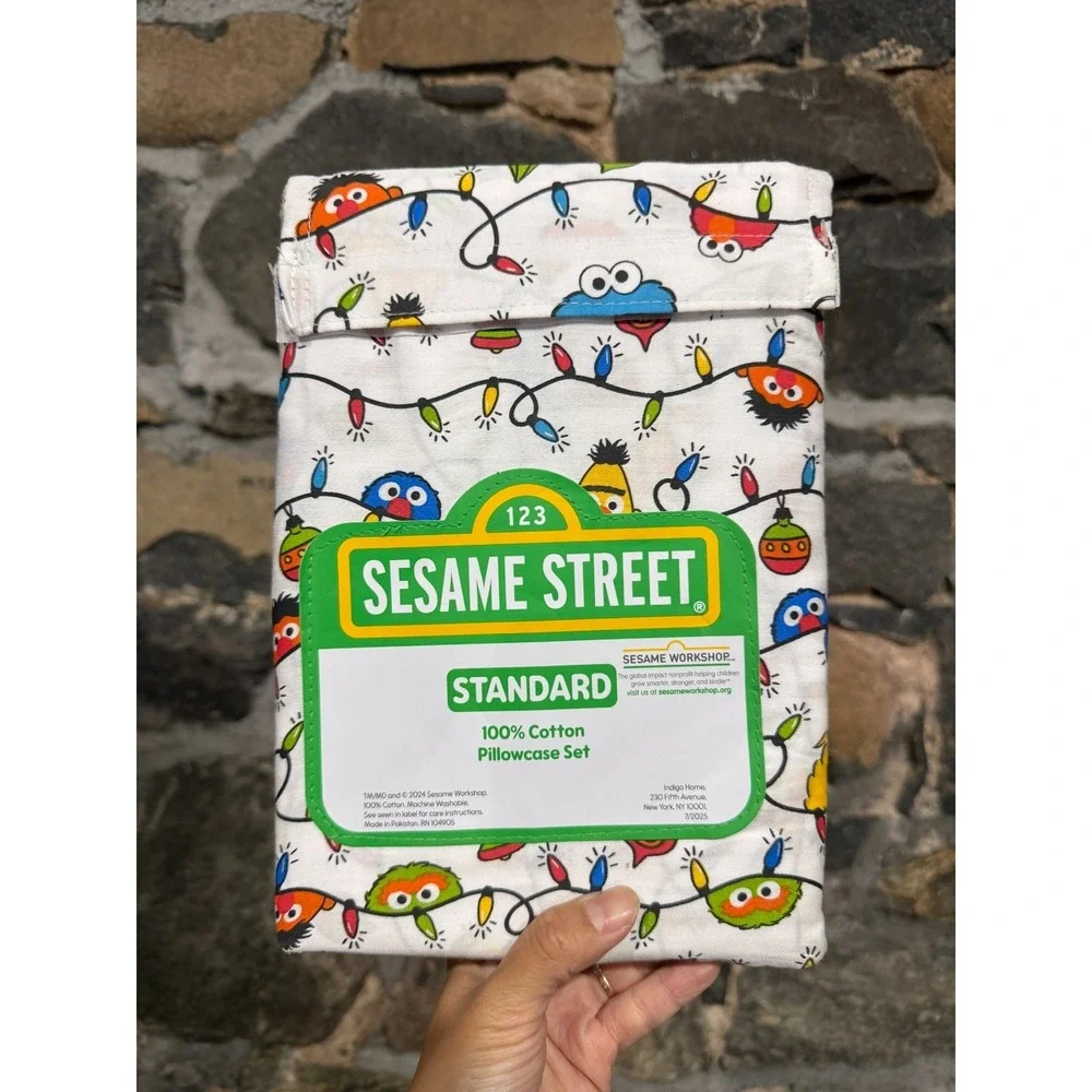 Sesame Street Heart Pillow Cases NEW 2 Standard Pillow Cases - 20